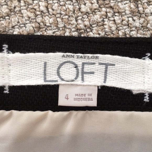 LOFT Black with Tan Inset Panel Skirt 🛒 - Picture 3 of 6